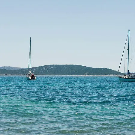 16 Vodice